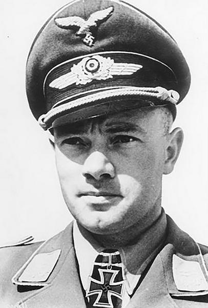 Летающие крепости Гитлера в бою. «Урал-бомбер» Не-177 «Грайф» - i_029.jpg