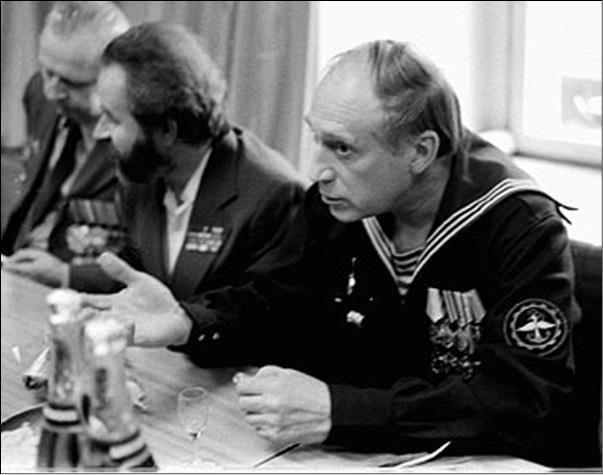 За тех, кто в море - i_004.jpg