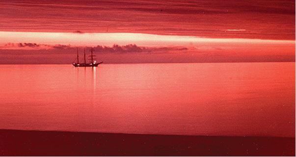 За тех, кто в море - i_005.jpg