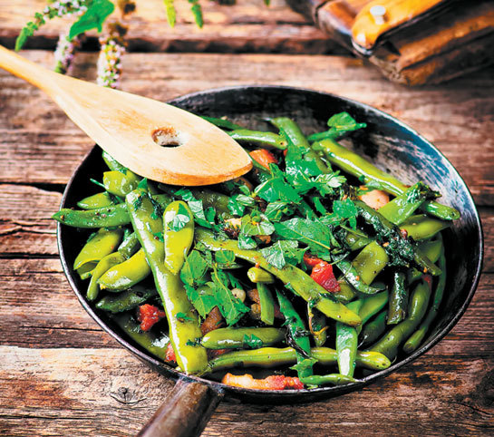 Деревенская кухня. Простые и вкусные блюда в сковороде и горшочке - i_017.jpg