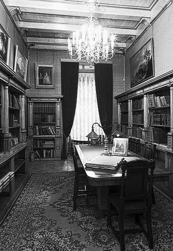 «Я поведу тебя в музей…» Истории, рассказанные музейщиками России - i_010.jpg