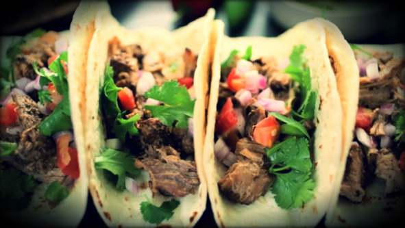 Уличная еда: рецепты блюд современного стрит-фуда - i_031.jpg