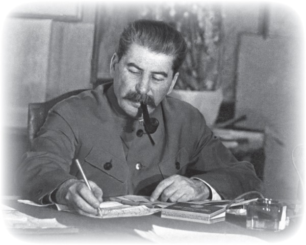 Диалог с тайным советником Сталина - i_030.jpg