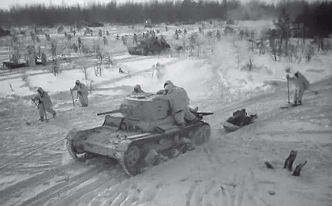 «Разгром немецких войск под Москвой». Триумф по обе стороны океана - i_007.jpg