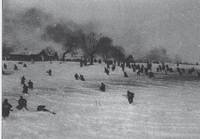 «Разгром немецких войск под Москвой». Триумф по обе стороны океана - i_008.jpg