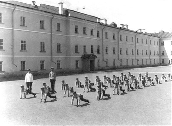 Дело чести. Быт русских офицеров - i_001.jpg