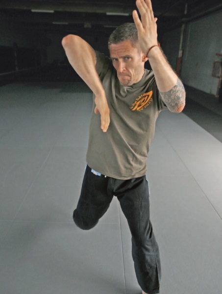 Крав-мага. Система израильского рукопашного боя - i_055.jpg