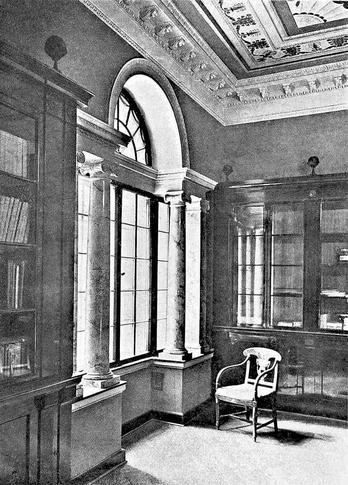 История петербургских особняков. Дома и люди - i_048.jpg