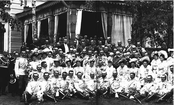 Град обреченный. Путеводитель по Петербургу перед революцией - i_005.jpg