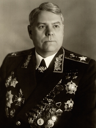 Тысяча четыреста восемнадцать дней<br />(Рассказы о битвах и героях Великой Отечественной войны) - i_691.jpg