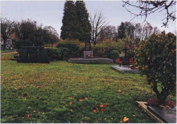 Тайна смерти Рудольфа Гесса<br />(Дневник надзирателя Межсоюзной тюрьмы Шпандау) - i_107.jpg