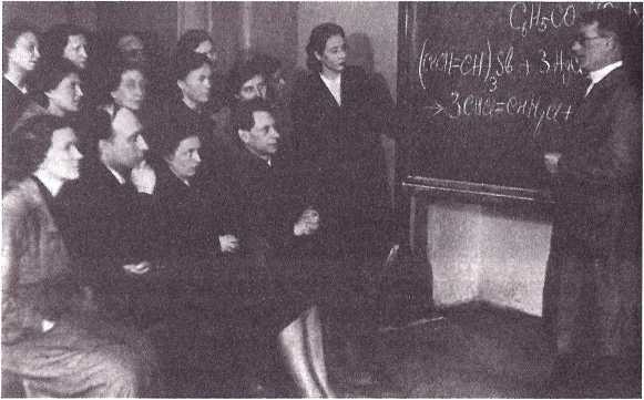 На качелях XX века - i_025.jpg