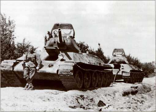 Первые Т-34<br />(Боевое применение) - i_029.jpg