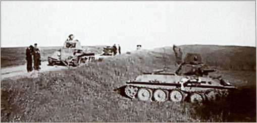 Первые Т-34<br />(Боевое применение) - i_089.jpg