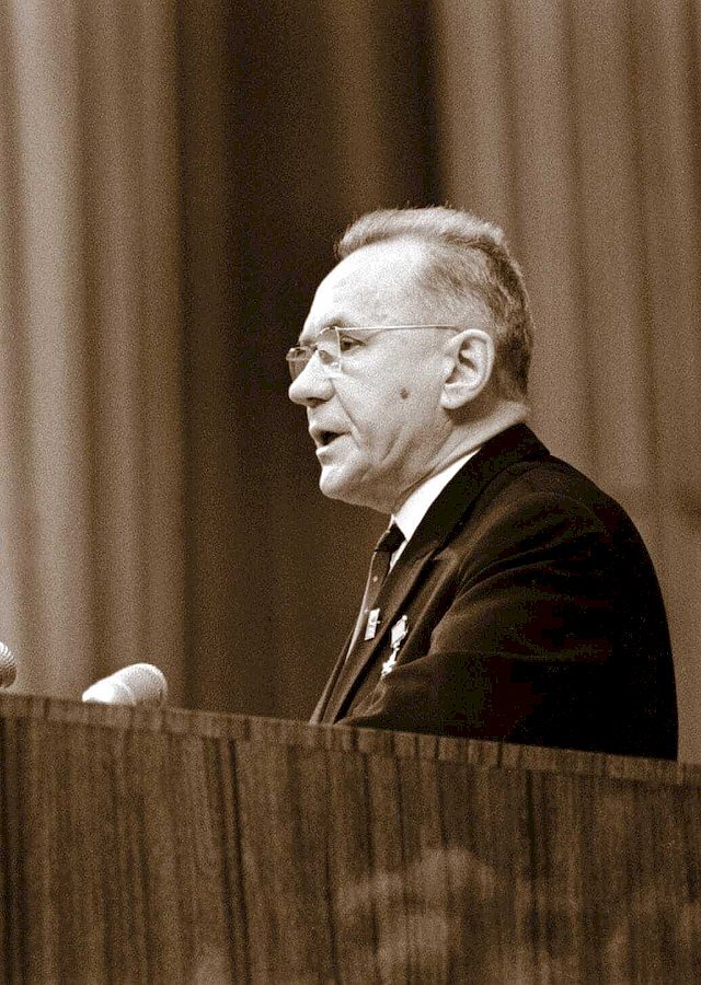 Алексей Косыгин. «Второй» среди «первых», «первый» среди «вторых» - i_002.jpg