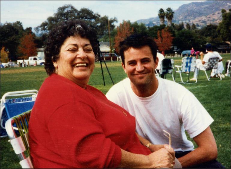 Друзья, любимые и одна большая ужасная вещь. Автобиография Мэттью Перри - p_21.jpg