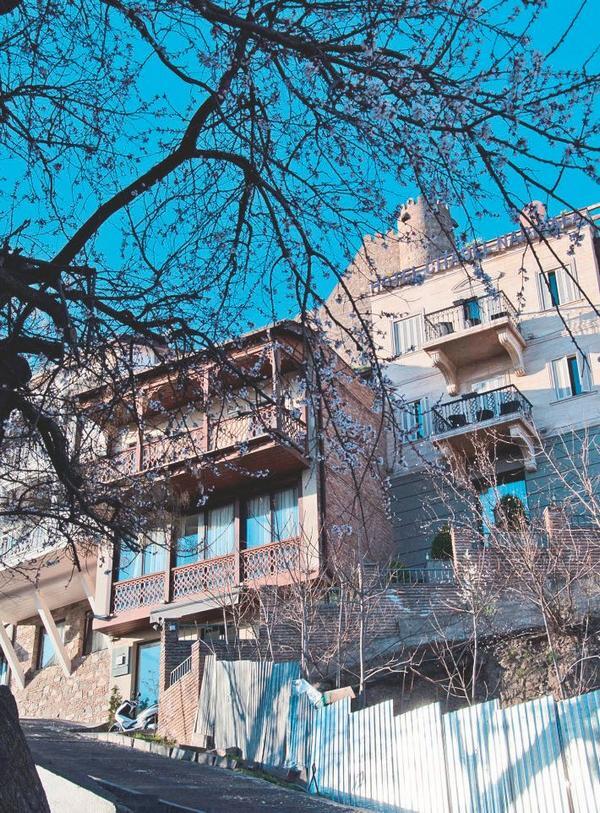 Тбилиси. Биография города - i_042.jpg