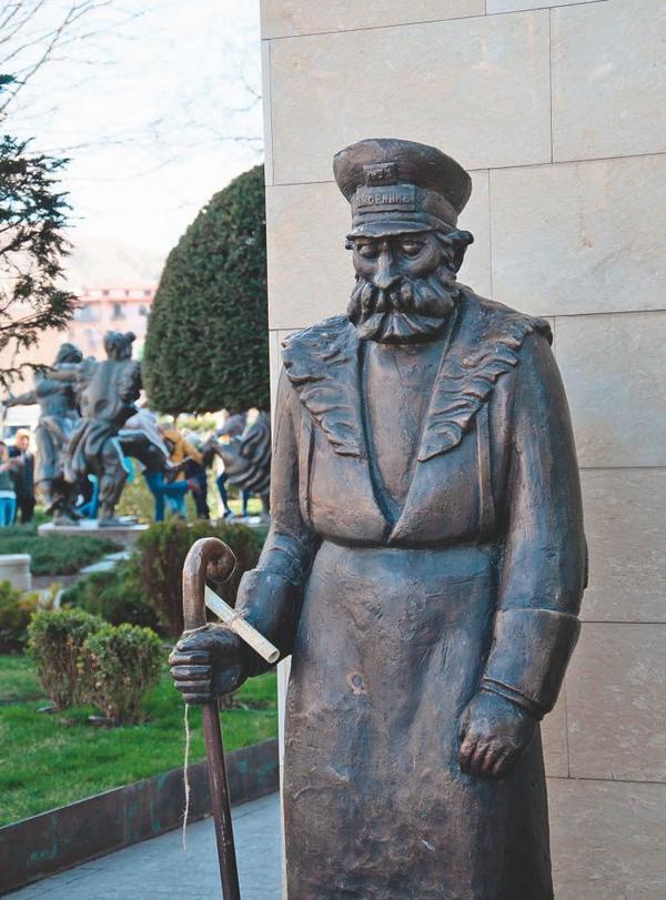 Тбилиси. Биография города - i_049.jpg