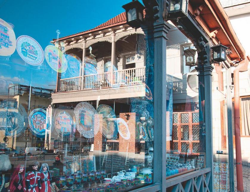 Тбилиси. Биография города - i_058.jpg