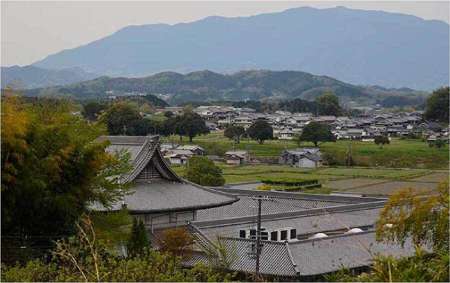 Страна восходящего солнца. Загадки древней истории - i_009.jpg