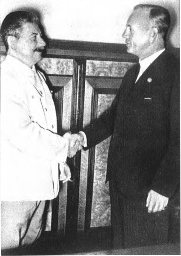 Рядом со Сталиным - i_009.jpg