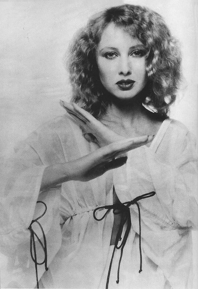 Это я — Елена: Интервью с самой собой. Стихотворения - i_018.jpg