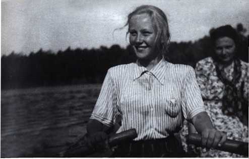 И и Я. Книга об Ие Саввиной - i_006.jpg