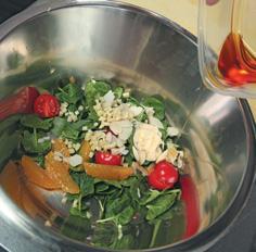 Вегетарианская кухня - spinach_salad_4.jpg