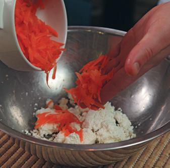 Готовим для детей - carrots_with_cheese_and_raisins_2.jpg