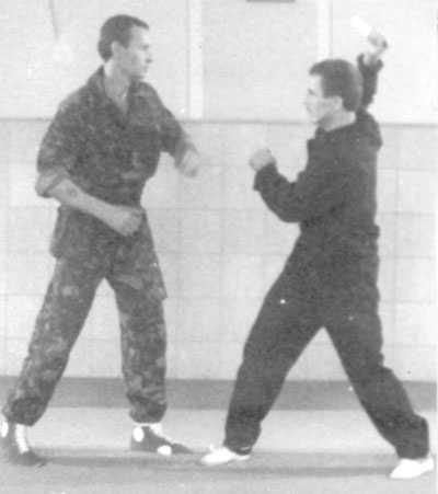 Уличное самбо. Эффективная самозащита и система реального боя - i_009.jpg