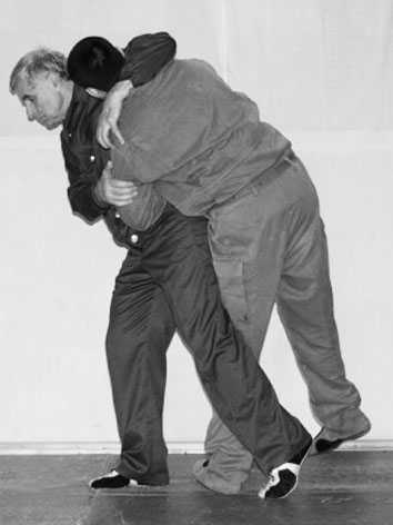 Уличное самбо. Эффективная самозащита и система реального боя - i_072.jpg