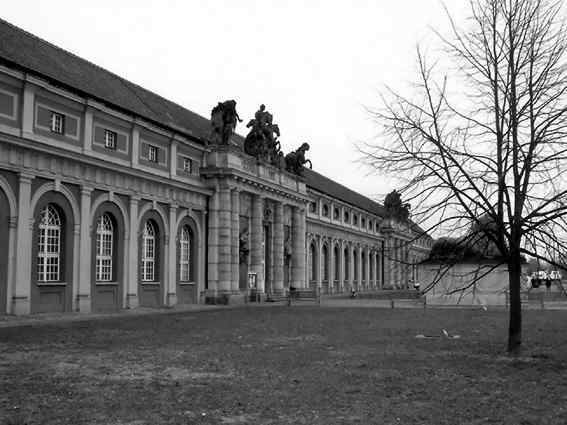 Парки и дворцы Берлина и Потсдама - i_014.jpg