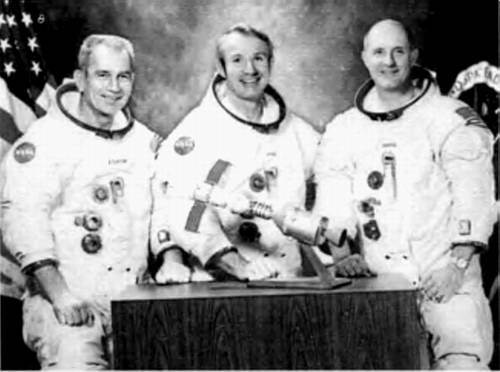 Жизнь замечательных времен. 1975-1979 гг. Время, события, люди - i_072.jpg