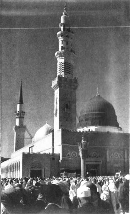 Повседневная жизнь паломников в Мекке - i_003.jpg