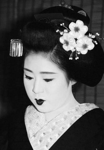 300 рецептов ухода за кожей. Маски.Пилинг. Лифтинг. Против морщин и угрей. Против целлюлита и рубцов - _6.jpg