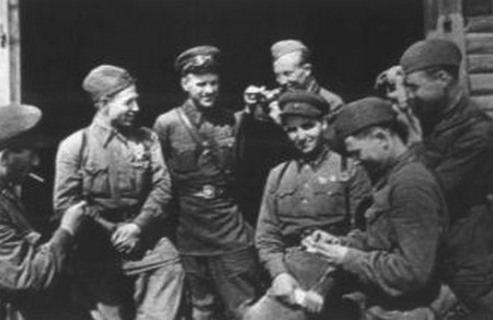 Симонов и война - i_023.jpg