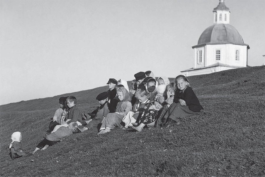 «Душа грустит о небесах…» Стихотворения и поэмы - i_023.jpg