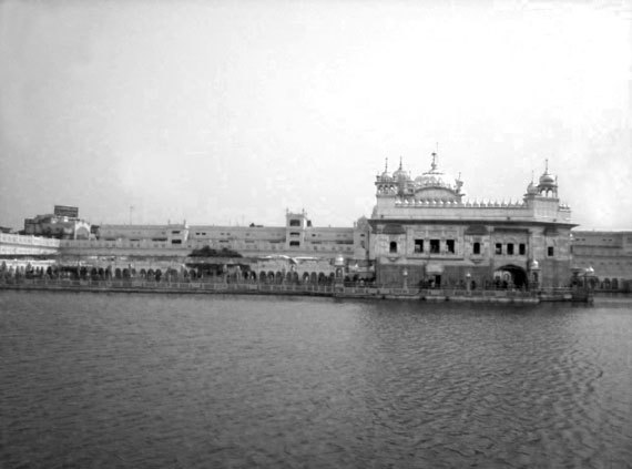 100 великих загадок Индии - i_023.jpg