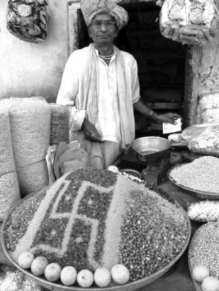 100 великих загадок Индии - i_047.jpg