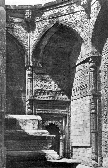 100 великих загадок Индии - i_048.jpg