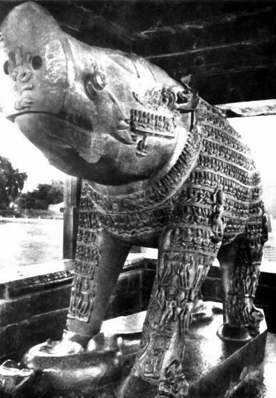 100 великих загадок Индии - i_063.jpg