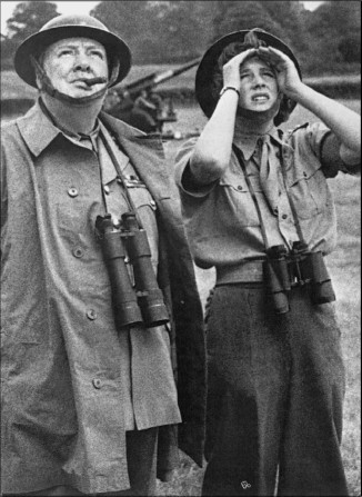 100 великих тайн Второй мировой - i_016.jpg