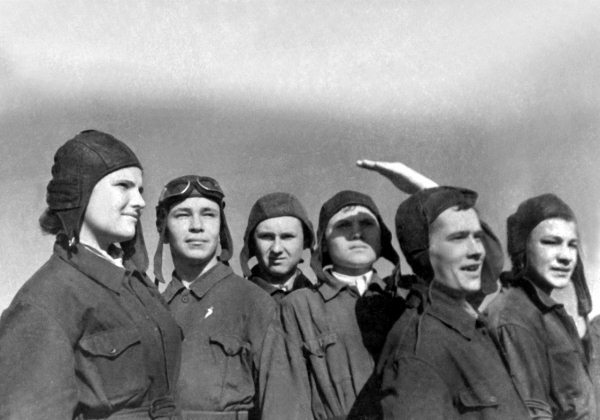 Истребители. «Прикрой, атакую!» - i_002.jpg