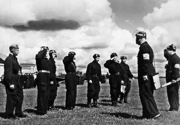 Истребители. «Прикрой, атакую!» - i_007.jpg