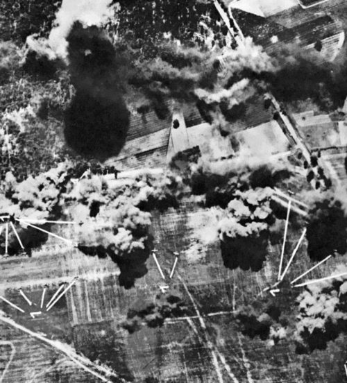 Истребители. «Прикрой, атакую!» - i_010.jpg