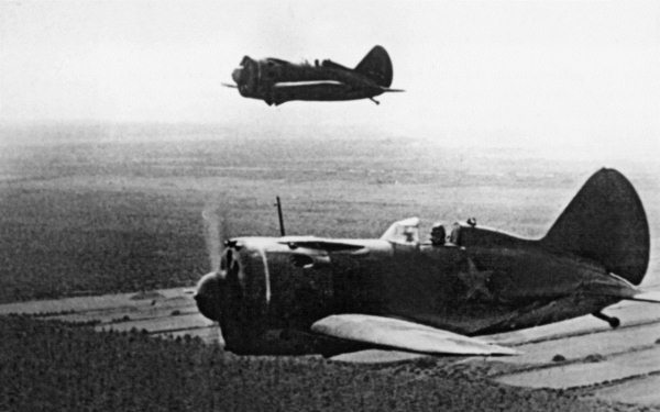 Истребители. «Прикрой, атакую!» - i_012.jpg