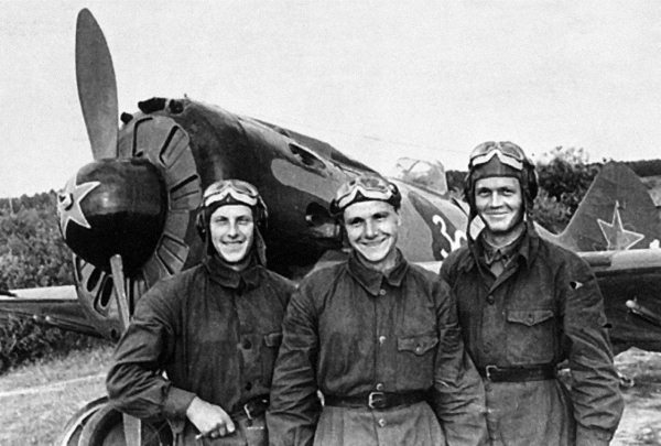 Истребители. «Прикрой, атакую!» - i_021.jpg