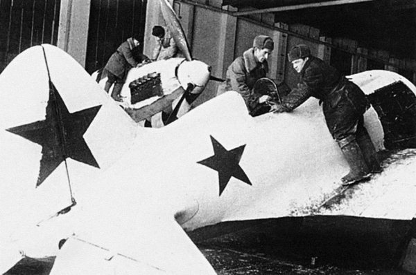 Истребители. «Прикрой, атакую!» - i_022.jpg