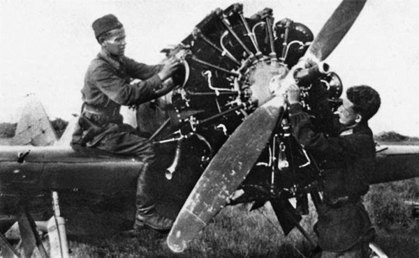 Истребители. «Прикрой, атакую!» - i_023.jpg