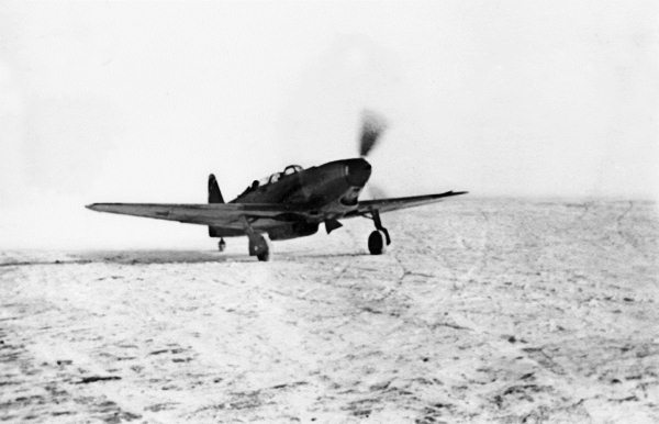 Истребители. «Прикрой, атакую!» - i_039.jpg